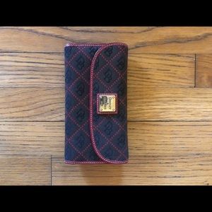 Dooney & Bourke wallet